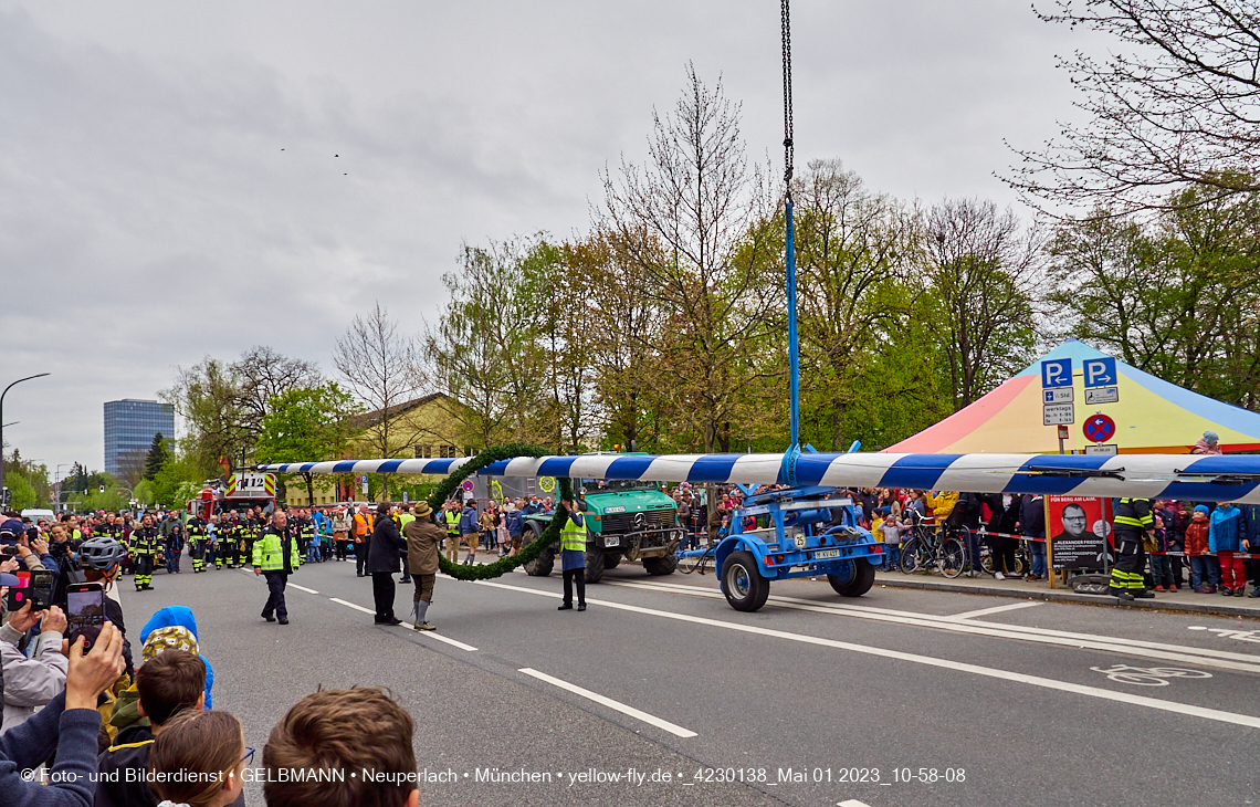 01.05.2023 - Maibaumaufstellung in Berg am Laim